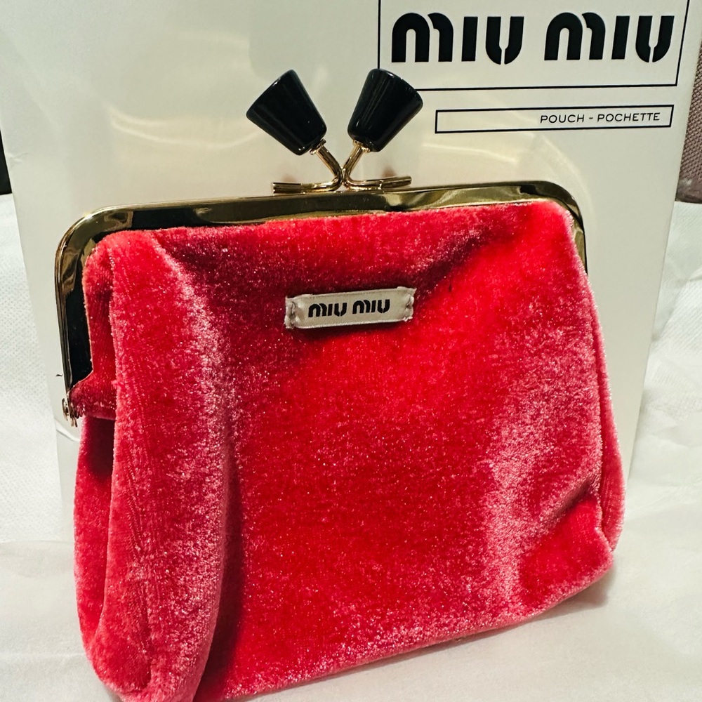 New Miu Miu Parfums Pink Velvet Kisslock Coin/ mini cosmetic Pouch/Price is Firm